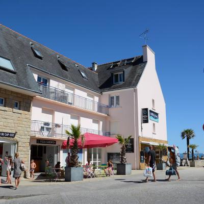 Randonnées et balades au départ du restaurant Les Pieds dans l'Eau sur la plage du Cap-Coz à Fouesnant